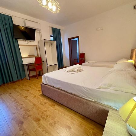 Hotel Globo Durrës 外观 照片