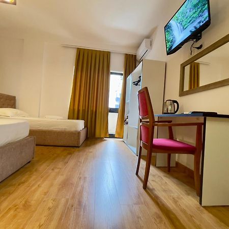 Hotel Globo Durrës 外观 照片