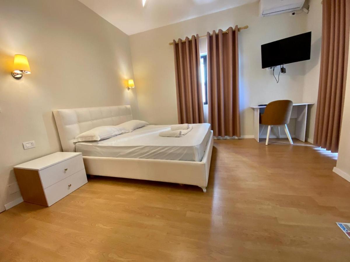 Hotel Globo Durrës 外观 照片
