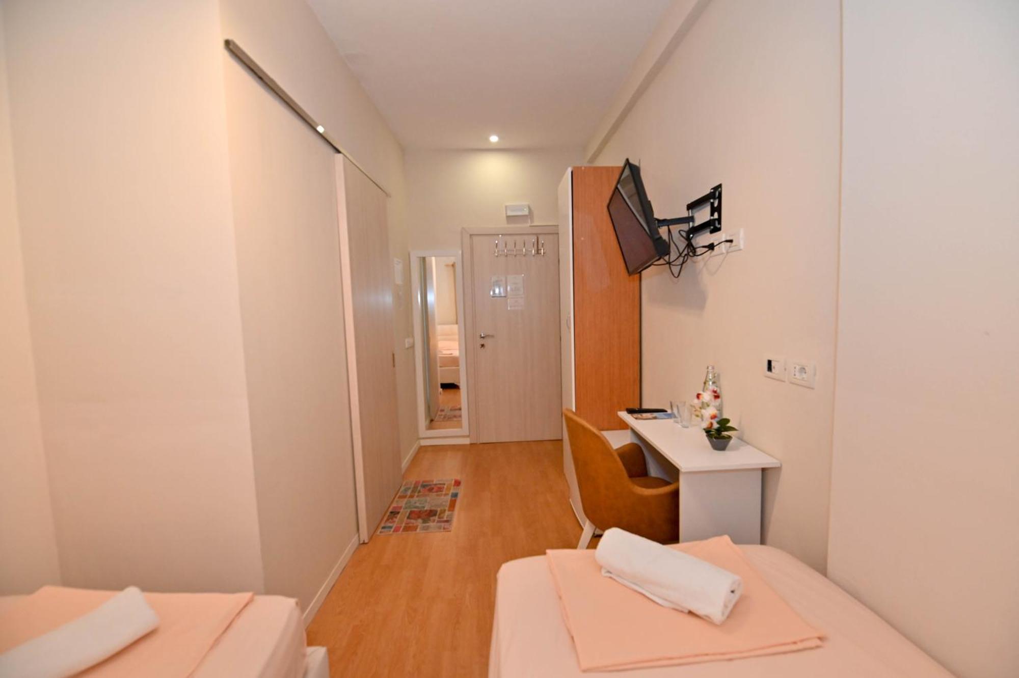 Hotel Globo Durrës 外观 照片