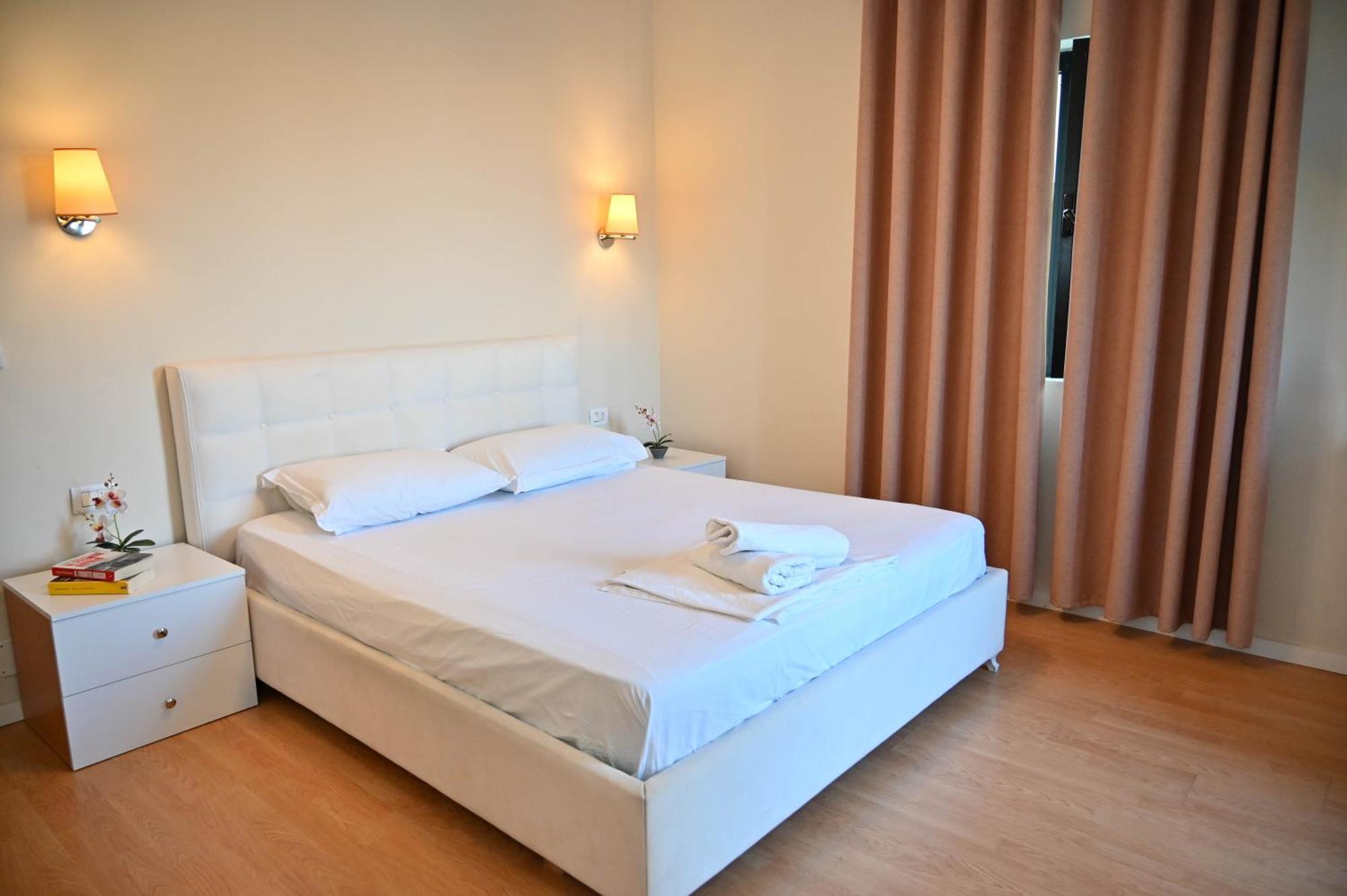 Hotel Globo Durrës 外观 照片