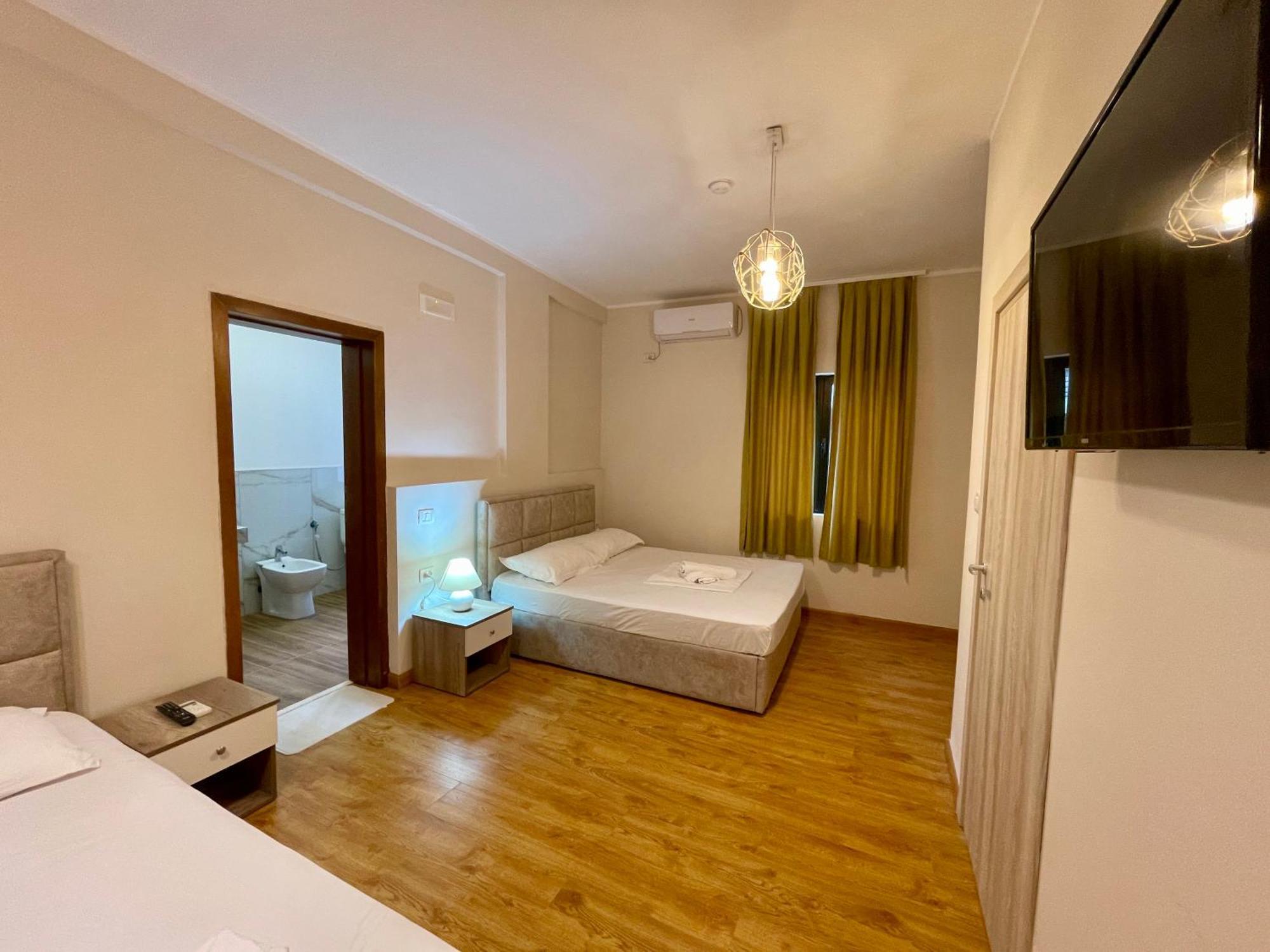 Hotel Globo Durrës 外观 照片