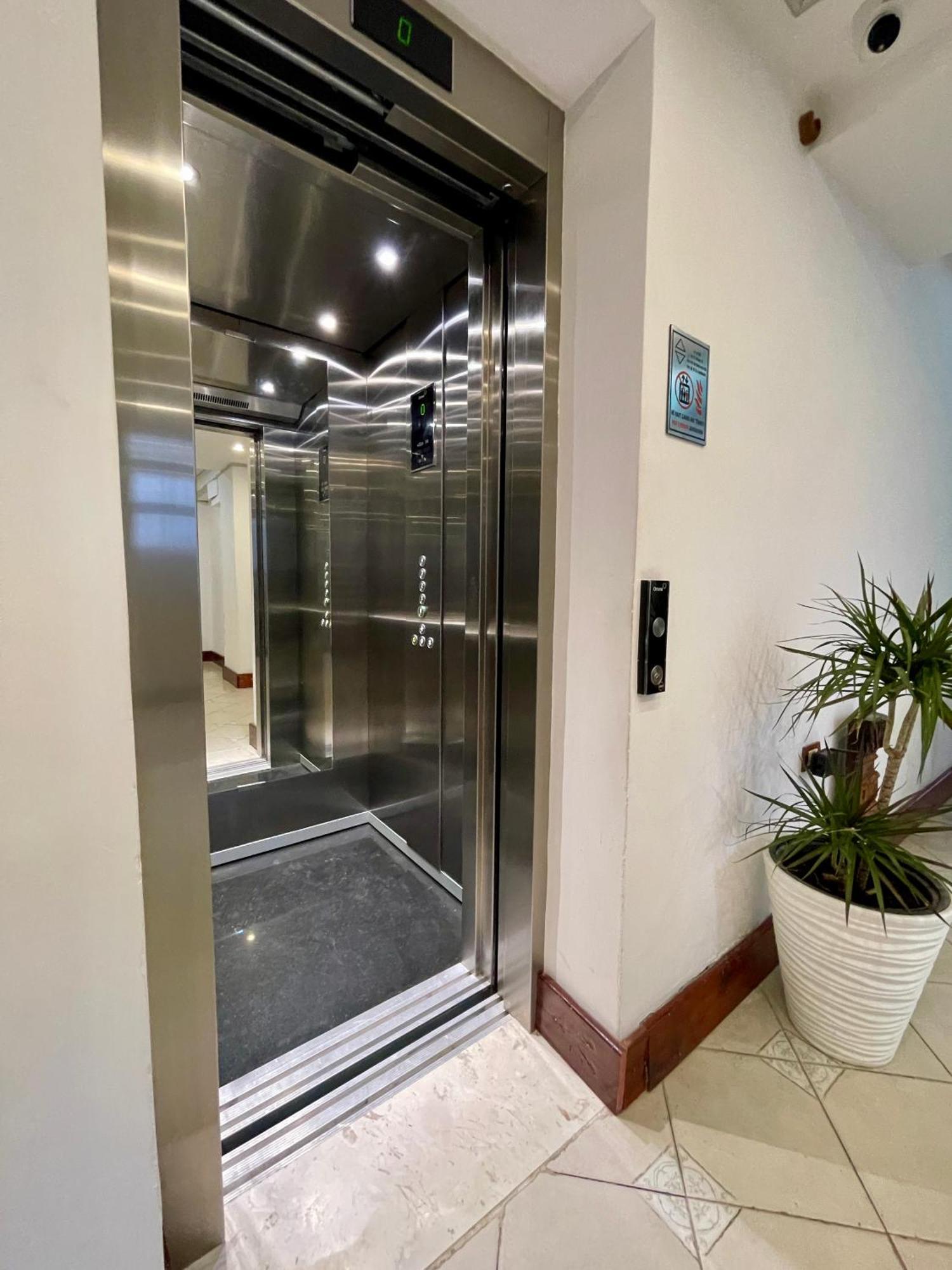 Hotel Globo Durrës 外观 照片