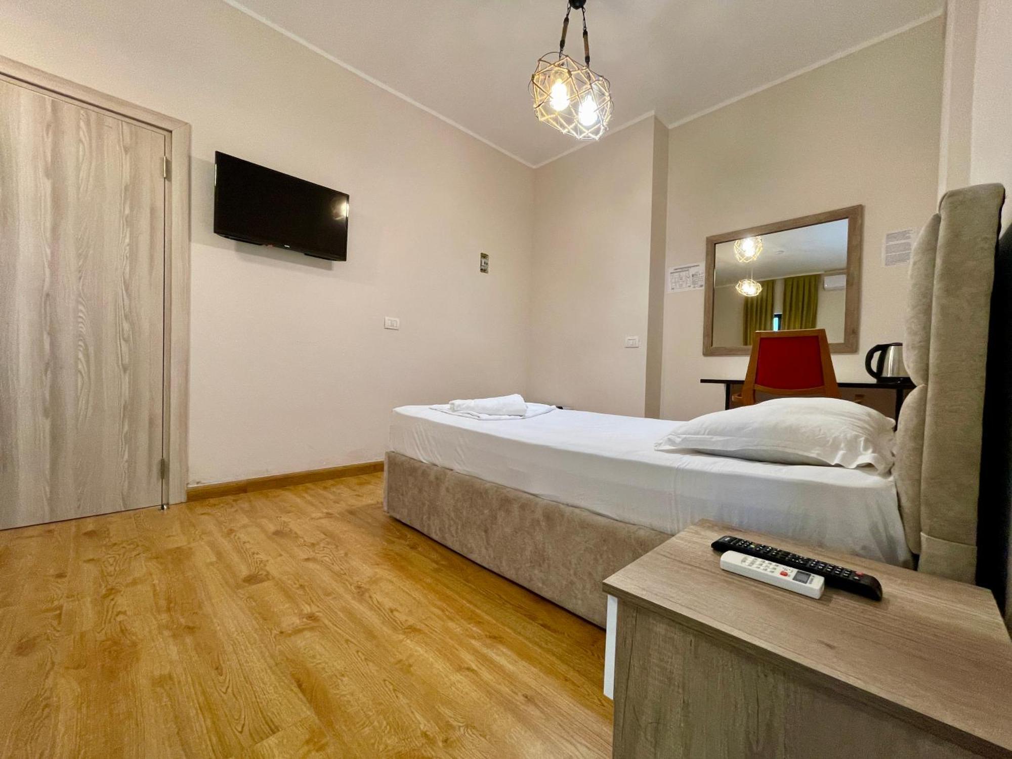Hotel Globo Durrës 外观 照片