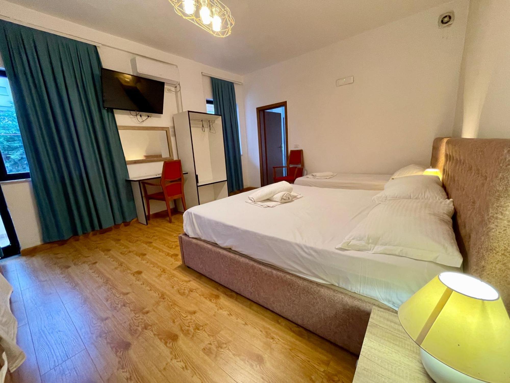 Hotel Globo Durrës 外观 照片