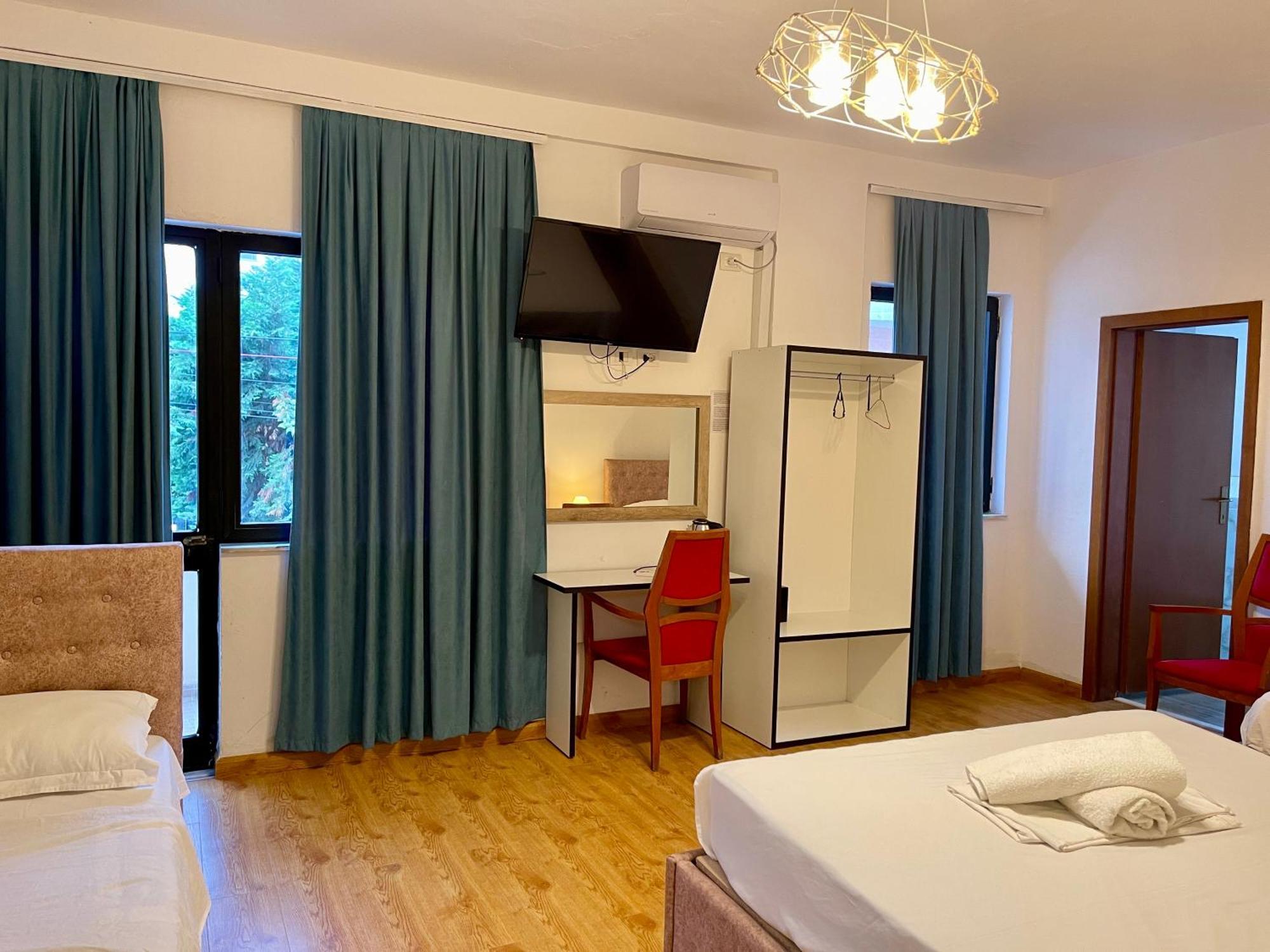 Hotel Globo Durrës 外观 照片